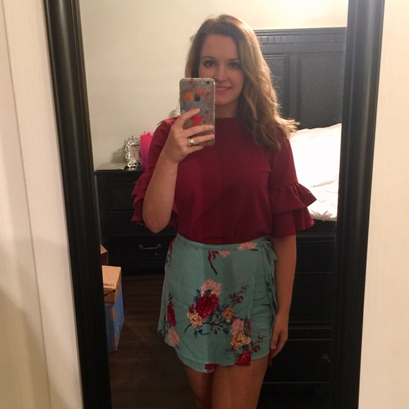 Meet your Posher, Karissa - Picture 2 of 2